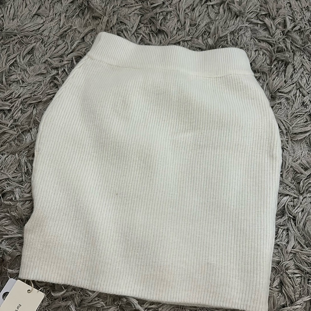 Elegant ribbed sweater mini skirt